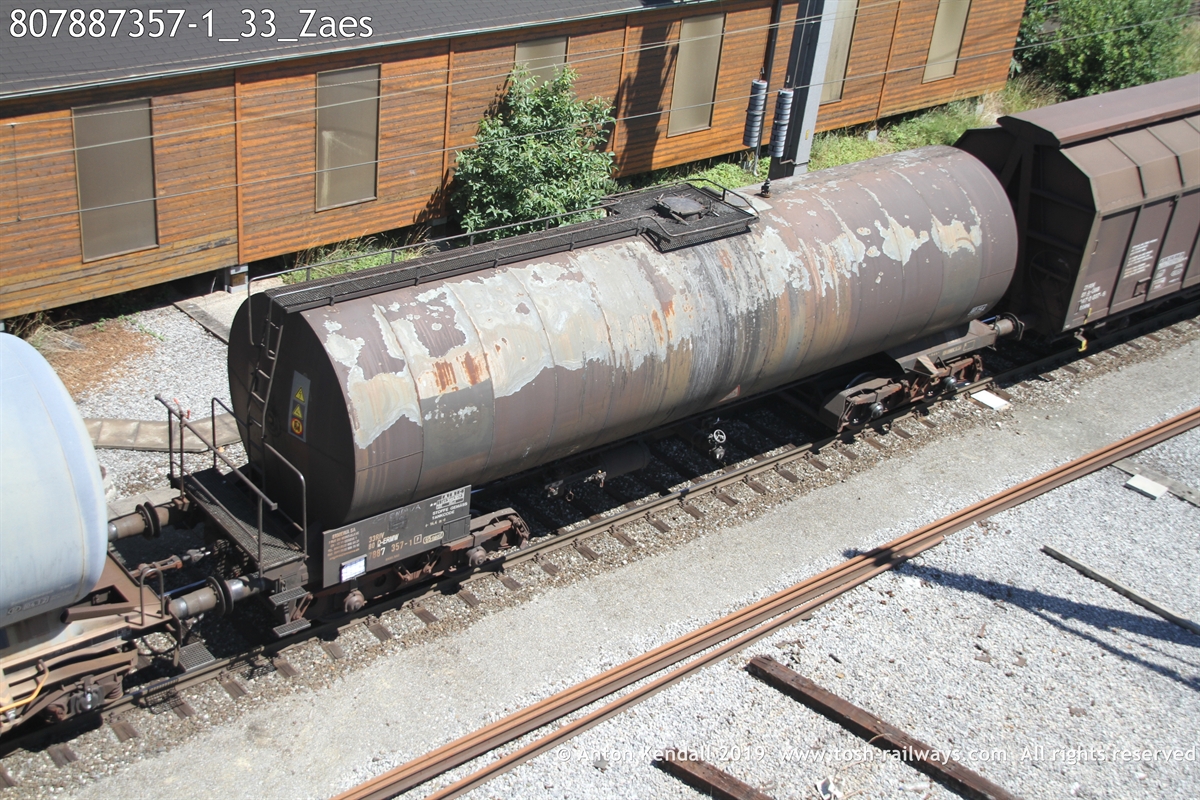 807887357-1_33_Zaes.JPG
